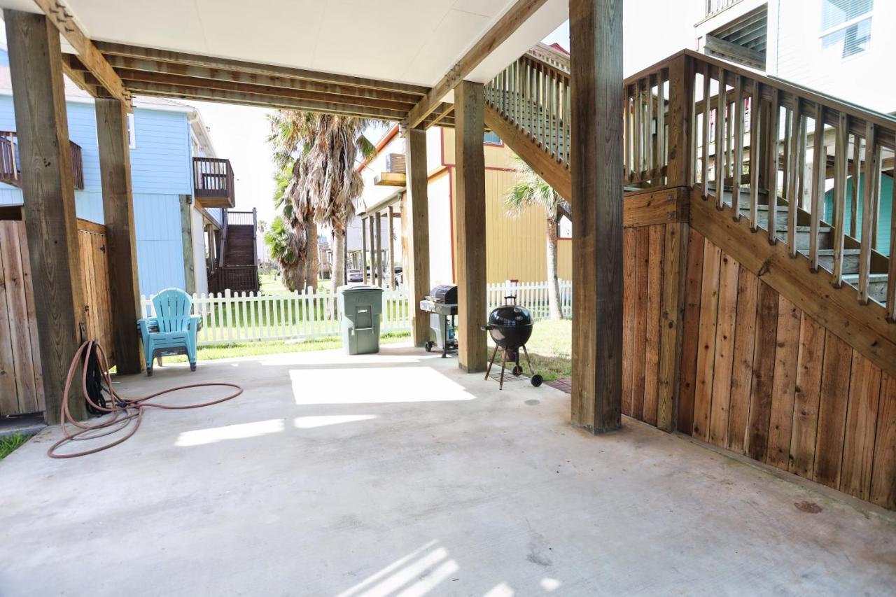 Yellow Beach Haven, Decks, Views, Mere Steps To Sand Galveston Eksteriør billede