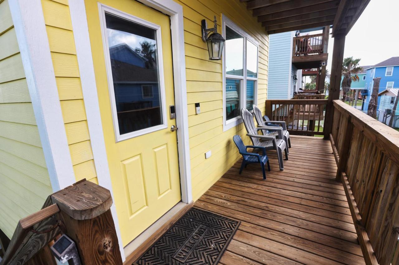 Yellow Beach Haven, Decks, Views, Mere Steps To Sand Galveston Eksteriør billede