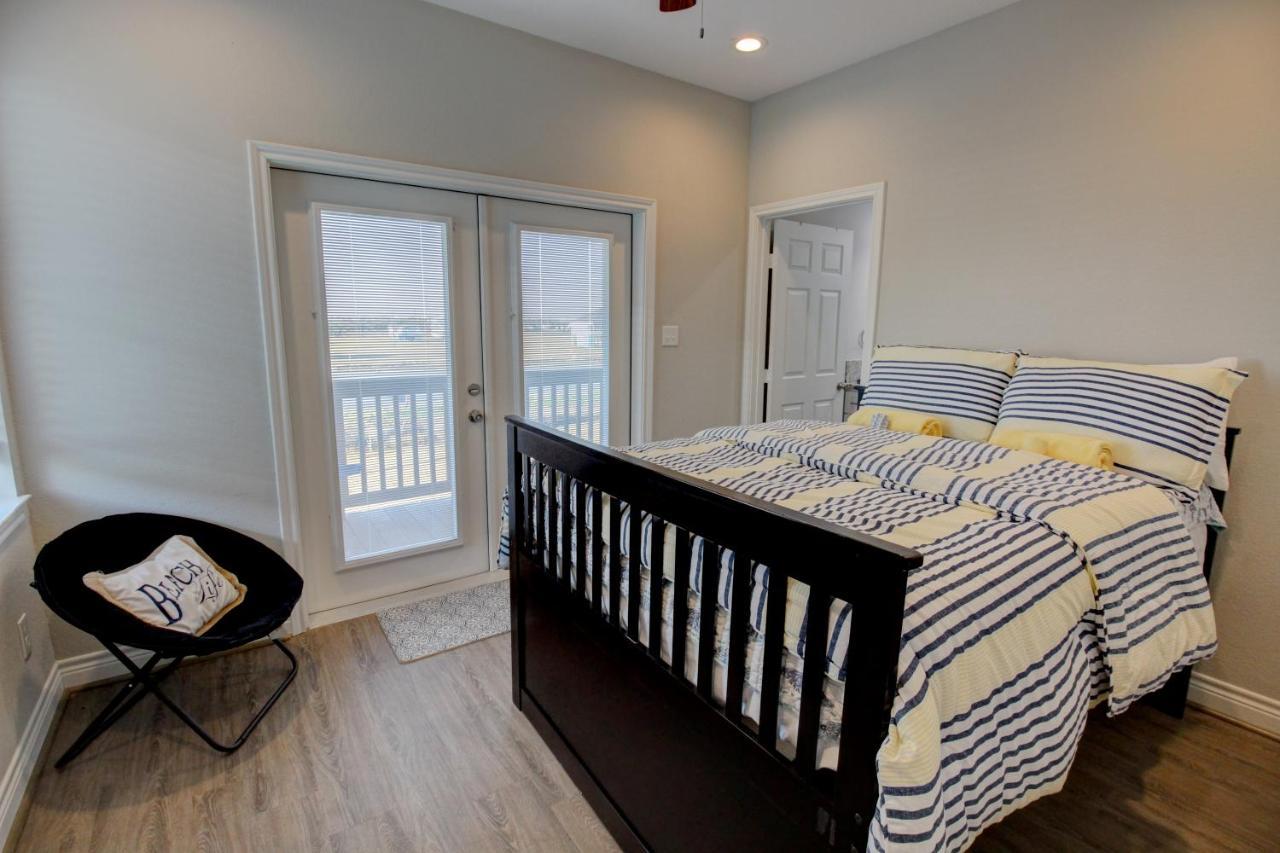 Yellow Beach Haven, Decks, Views, Mere Steps To Sand Galveston Eksteriør billede
